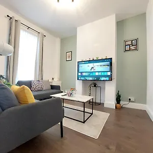 A New Near Centre Titanic And Bus Stop Cozy At Amber , Belfast United Kingdom